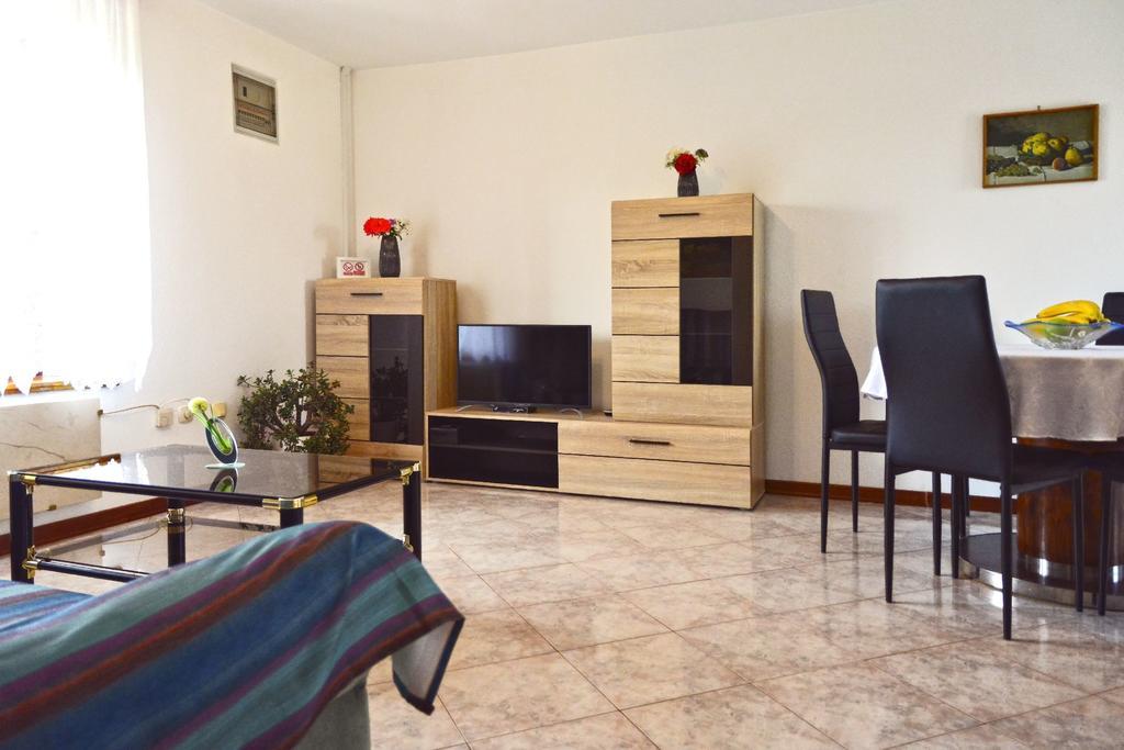 Apartment Milena Umag Bagian luar foto